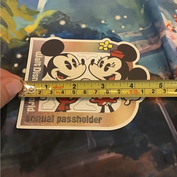 Walt disney world mickey and Minnie Mouse annual passholder magnet - Picture 2 of 2